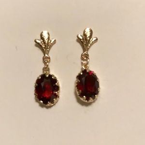 Dainty garnet dangle earrings